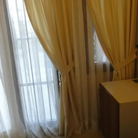 Golden Stone Butik Çeşme