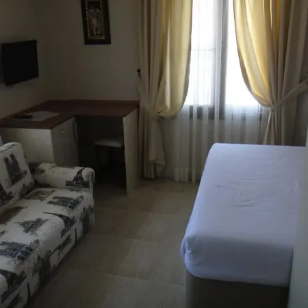 Golden Stone Butik Hotel 3*