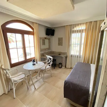 Otel Golden Stone Butik 3*
